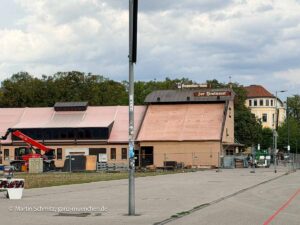 Zur Bratwust: Oktoberfest Aufbau Tag 53, Donnerstag 20.08.2026 (©Foto: Martin Schmitz)