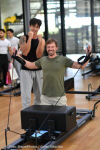 Dominik Gruber, Ben Blaskovic beim Event Cathylates Reformer Pilates / @Foto: BrauerPhotos / Goran Nitschke