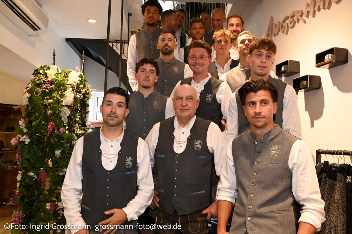 Einkleidung von TSV 1860 durch Angermaier am 26.08.2026 (©Foto: Ingrid Grossmann)