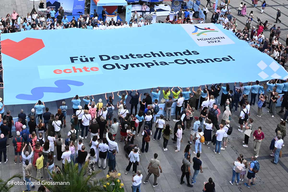 München ist bereit für Olympia: Bündnis PRO Olympia am Marienplatz (©Foto: Ingrid Grossmann)