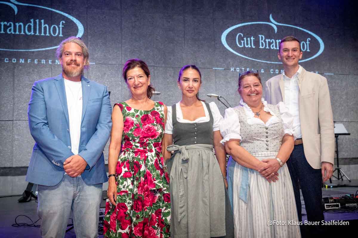 Grounds-Manager Florian Pokorny, Brandlhof-Inhaberin Birgit Maier-Proshop, All4Golf-Team Guelsah Poyraz und Annette Haering, Hoteldirektor Thomas Bauer @Foto: Klaus Bauer Saalfelden