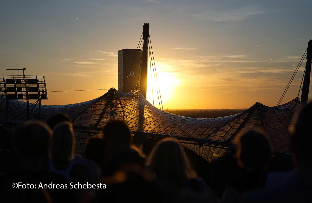 Sonnenfinsternis beim Sommerfestival Olympiapark am 12.08.2026 (©Foto: Andreas Schebesta für Sayaq)