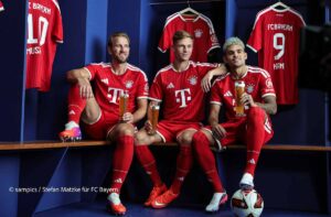 Legendäres Paulaner Lederhosen Shooting des FC Bayern München am Nockerberg ©Foto: sampics Photographie für FC Bayern