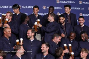 Legendäres Paulaner Lederhosen Shooting des FC Bayern München am Nockerberg ©Foto: sampics Photographie für FC Bayern