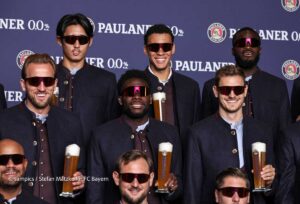 Legendäres Paulaner Lederhosen Shooting des FC Bayern München am Nockerberg ©Foto: sampics Photographie für FC Bayern