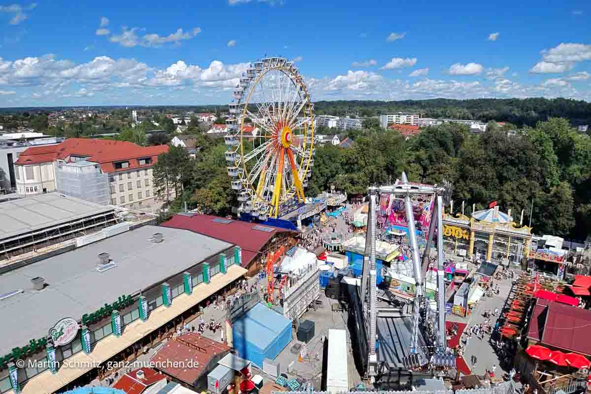 Blick vom Hangover - The Tower - Auftakt Herbstfest Rosenheim 2026 (©Foto: Martin Schmitz)