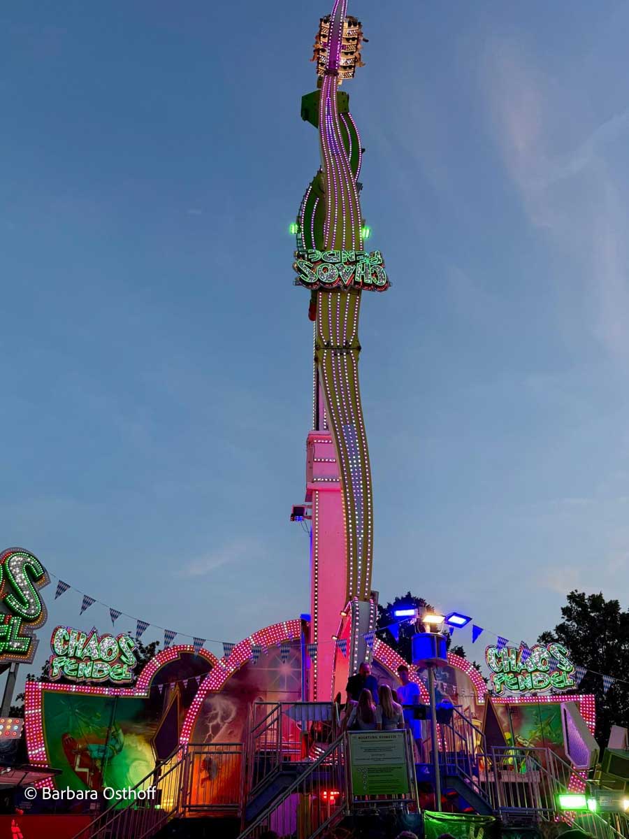Chaos Pendel auf dem Volksfest Mühldorf a.Inn (©Foto: Barbara Osthoff)