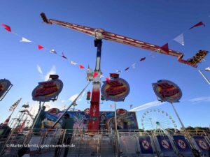 XXL Racer auf dem Nürnberger Herbstvolksfest 2026 (©Foto: Martin Schmitz)