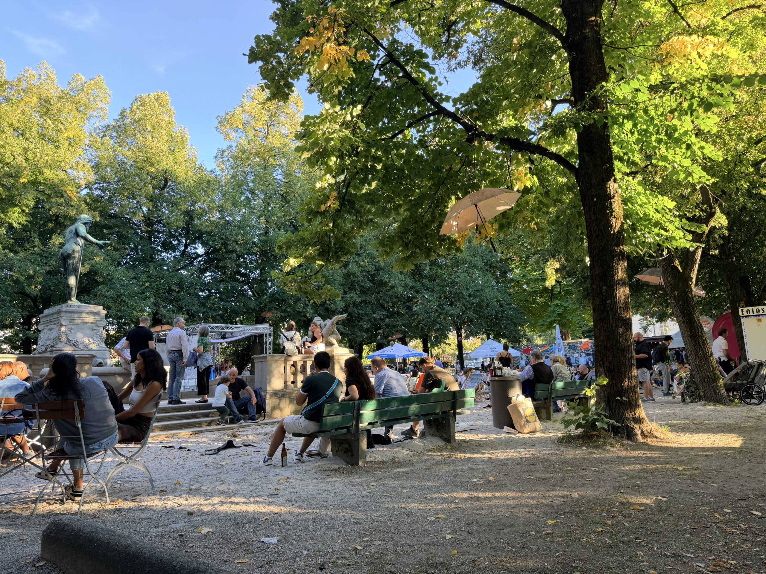 Biergarten am Vater Rhein Brunnen ist mi eingebunden beim Isarinselfest 2026 vom 04.-06.09.2026 (©Foto: Martin Schmitz)