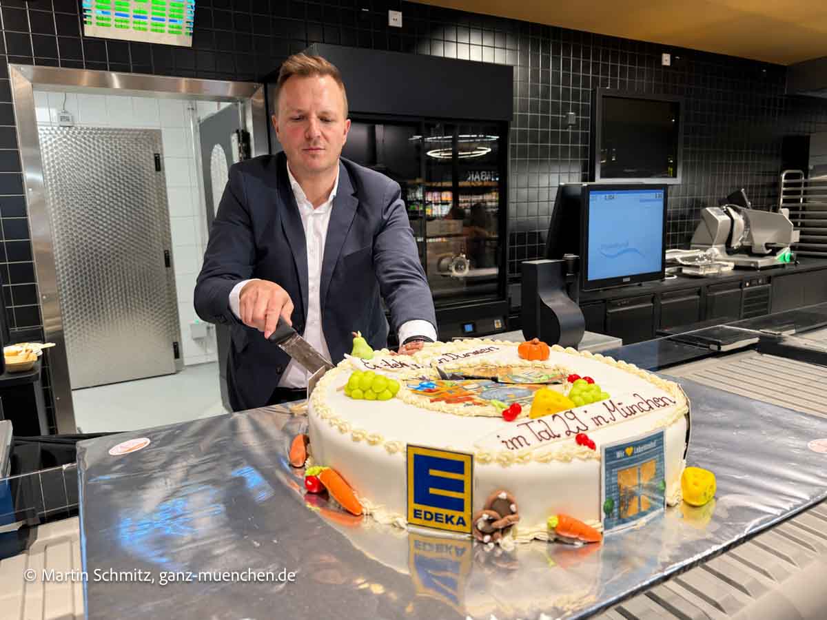 Pre-Opening EDEKA VAN DUNGEN im Tal (©Foto: Martin Schmitz)