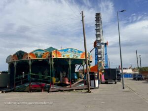 Fahrt ins Paradies auf der Oidn Wiesn: Wiesnaufbau Tag 71, 07.09.2026 Montag (©Foto: Martin Schmitz)