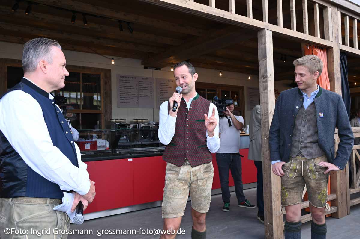 Wirt Otto Lindinger stellte sein Bodo's vor auf dem Presserundgang 17.09.2026 (©Foto: Ingrid Grossmann)