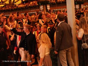 Ankunft Oberbürgermeister Dominik Krause in der Anstichbox: Auftakt Oktoberfest 19.09.2026 (©Foto: Martin Schmitz)