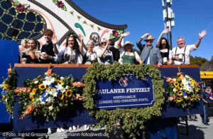 Paulaner Festzelt: Einzug der Wiesnwirte am 19.09.2026 (©Foto: Ingrid Grossmann)