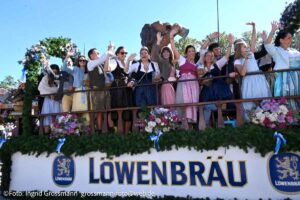 Löwenbräu Festzelt: Einzug der Wiesnwirte am 19.09.2026 (©Foto: Ingrid Grossmann)