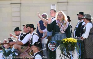 Trachten- und Schützenzug am ersten Wiesnsonntag 20.09.2026 (©Foto: Martin Schmitz)