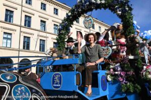 Trachten- und Schützenzug am ersten Wiesnsonntag 20.09.2026 (©Foto: Ingrid Grossmann)