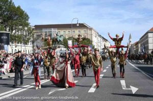 Moriskentänzer Trachten- und Schützenzug am ersten Wiesnsonntag 20.09.2026 (©Foto: Ingrid Grossmann)