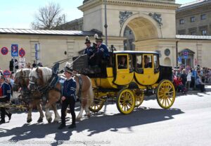 Trachten- und Schützenzug am ersten Wiesnsonntag 20.09.2026 (©Foto: Ingrid Grossmann)