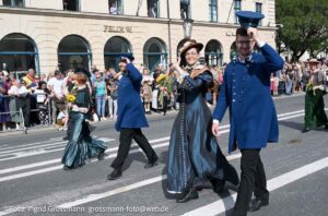 Trachten- und Schützenzug am ersten Wiesnsonntag 20.09.2026 (©Foto: Ingrid Grossmann)
