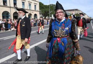 Trachten- und Schützenzug am ersten Wiesnsonntag 20.09.2026 (©Foto: Ingrid Grossmann)