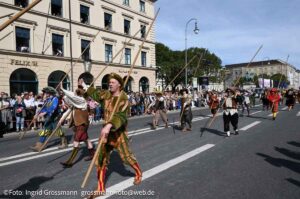 Trachten- und Schützenzug am ersten Wiesnsonntag 20.09.2026 (©Foto: Ingrid Grossmann)