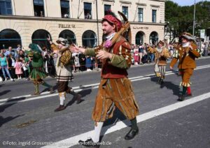 Trachten- und Schützenzug am ersten Wiesnsonntag 20.09.2026 (©Foto: Ingrid Grossmann)