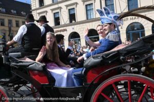 Trachten- und Schützenzug am ersten Wiesnsonntag 20.09.2026 (©Foto: Martin Schmitz)