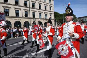 Trachten- und Schützenzug am ersten Wiesnsonntag 20.09.2026 (©Foto: Ingrid Grossmann)