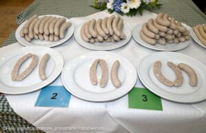 Wurstprüfung 2026 im Armbrustschützenzelt (©Foto: Ingrid Grossmann)