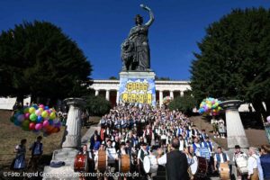 Platzkonzert unter der Bavaria am 27.09.2026 (©Foto: Ingrid Grossmann)