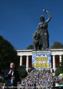 Platzkonzert unter der Bavaria am 27.09.2026 (©Foto: Ingrid Grossmann)