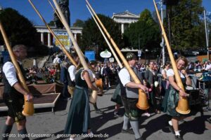 Platzkonzert unter der Bavaria am 27.09.2026 (©Foto: Ingrid Grossmann)