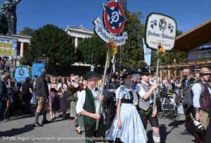 Platzkonzert unter der Bavaria am 27.09.2026 (©Foto: Ingrid Grossmann)