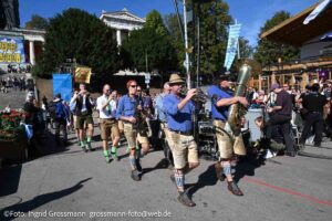 Platzkonzert unter der Bavaria am 27.09.2026 (©Foto: Ingrid Grossmann)
