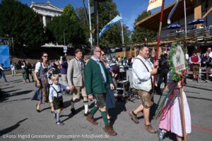Platzkonzert unter der Bavaria am 27.09.2026 (©Foto: Ingrid Grossmann)