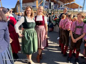 Platzkonzert am 2. Wiesnsonntag (©Foto: Martin Schmitz)