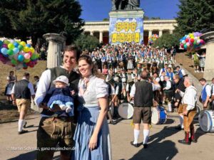 Platzkonzert am 2. Wiesnsonntag (©Foto: Martin Schmitz)
