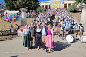 Platzkonzert am 2. Wiesnsonntag (©Foto: Martin Schmitz)