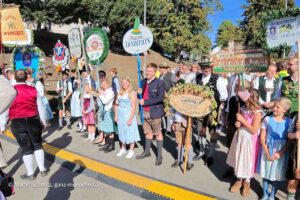 Platzkonzert am 2. Wiesnsonntag (©Foto: Martin Schmitz)