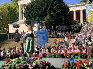 Platzkonzert am 2. Wiesnsonntag (©Foto: Martin Schmitz)