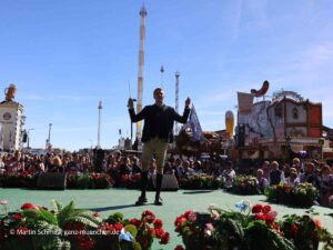 Platzkonzert am 2. Wiesnsonntag (©Foto: Martin Schmitz)