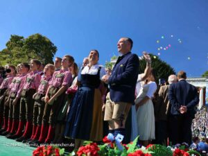 Platzkonzert am 2. Wiesnsonntag (©Foto: Martin Schmitz)