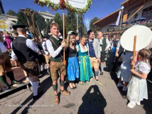 Platzkonzert am 2. Wiesnsonntag (©Foto: Martin Schmitz)
