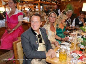 Gregor Glanz bei der Marianne & Michael Wiesn 2026 in den Wildstuben (©Foto: Martin Schmitz)