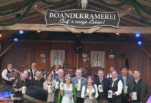 Künstlerstammtisch in der Boandlkramerei auf der Oidn Wiesn 2026 (©Foto: BBMC)