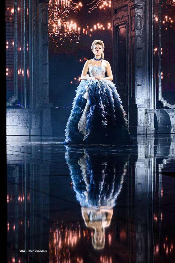 Szene aus "Maria Theresia - Das Musical" im Ronacher Wien. Quelle: VBW - Deen van Meer