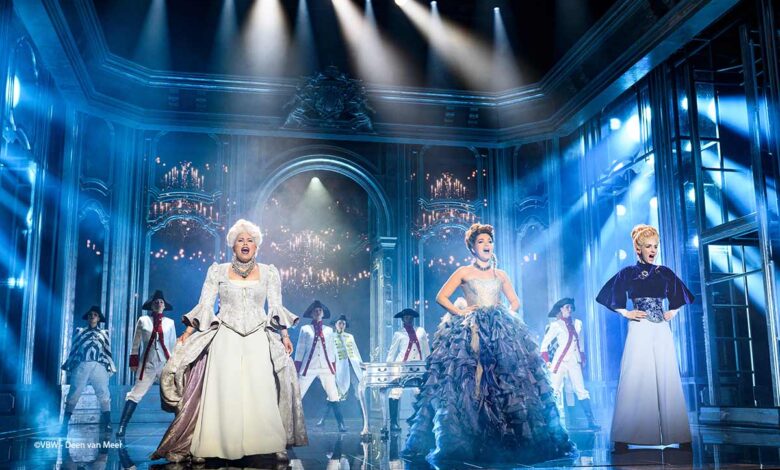 Szene aus "Maria Theresia - Das Musical" im Ronacher Wien. VBW - Deen van Meer