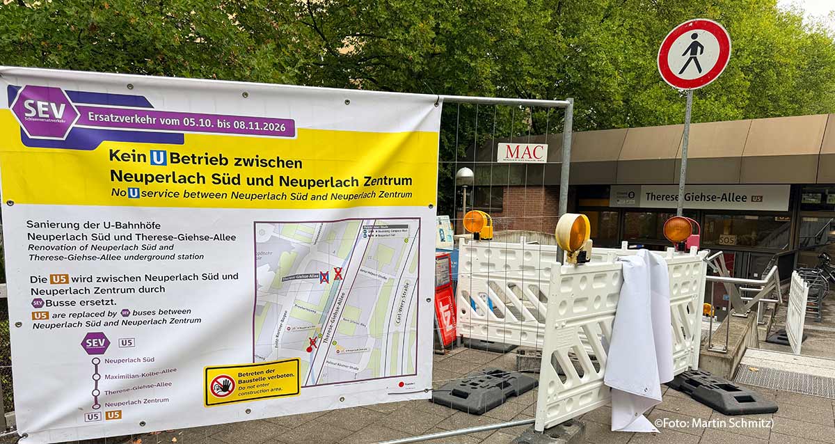 U 5 Sanierung Zwischen Neuperlach Süd und Neuperlach Zentrum fährt auf der Oberfläche ein Schienenersatzverkehr SEV (©Foto: Martin Schmitz)