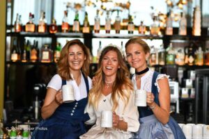 Funda Vanroy, Nele Kiper, Caro Copeland 191. Münchner Oktoberfest - Trachtenumzug Ingolstadt Village x Königshof im Hotel Königshof in München am 20.09.2026 / Foto: BrauerPhotos / G. Nitschke